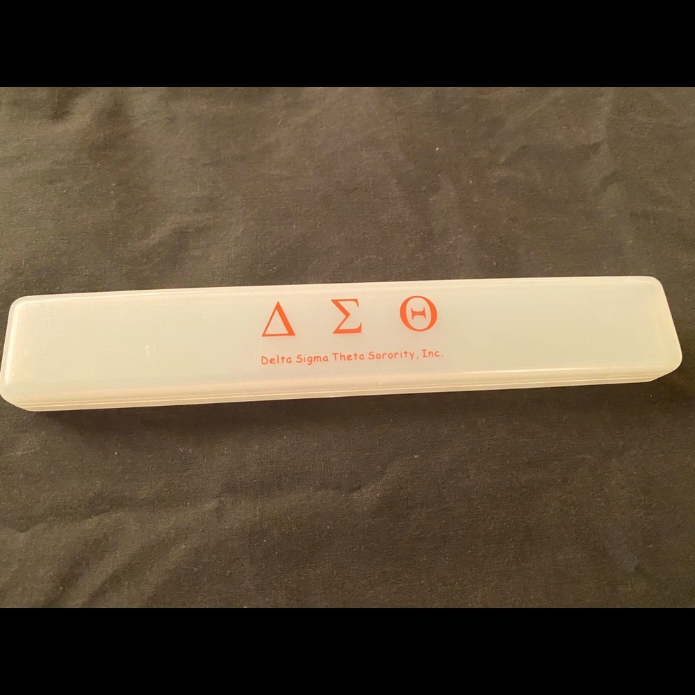 DST toothbrush holder